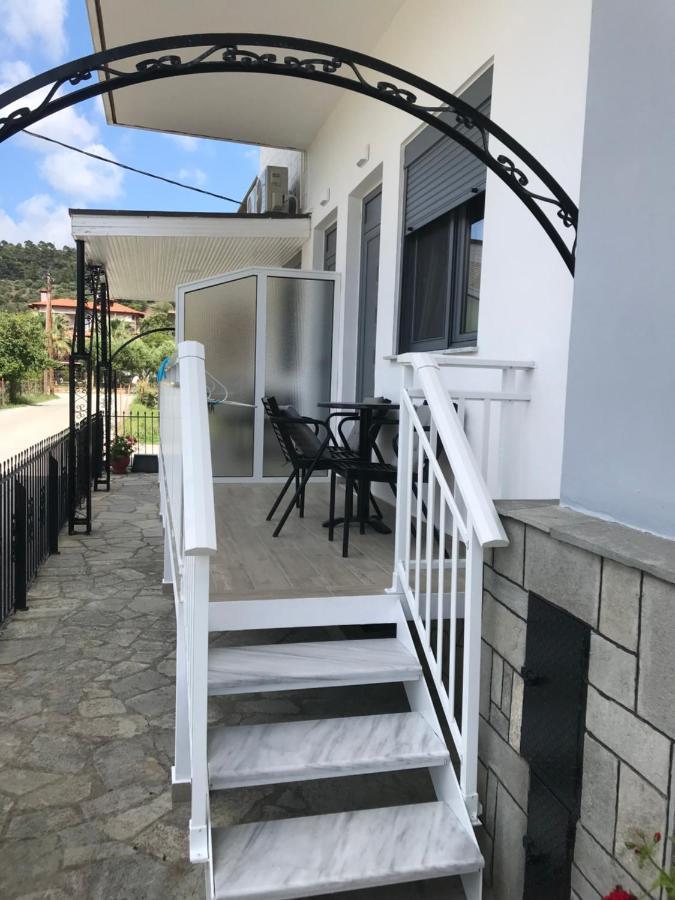 Hotel Savvas House à Neos Marmaras Extérieur photo